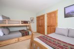 Downstairs guest bedroom-Sleep 4-5 